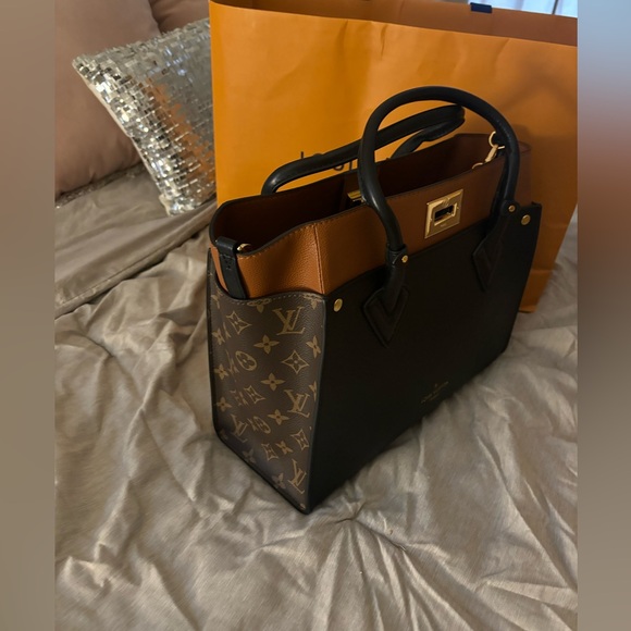 Louis Vuitton Handbags - Louis Vuitton On My Side Tote MM Black,Brown Canvas,Leather Monogram ✨👜